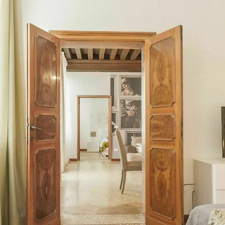 Santa Croce Apartamento *